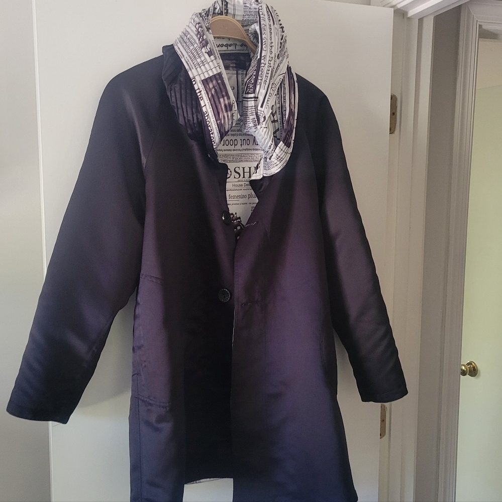 Elegant Newspaper Print/Black Coat - Picture 6 of 6